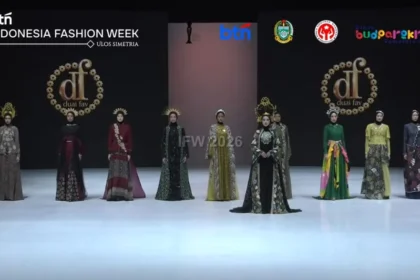 Fashion show Duai Fav bertajuk Marcapada yang mengambil inspirasi dari kudapan tradisional khas Priangan, Saroja.