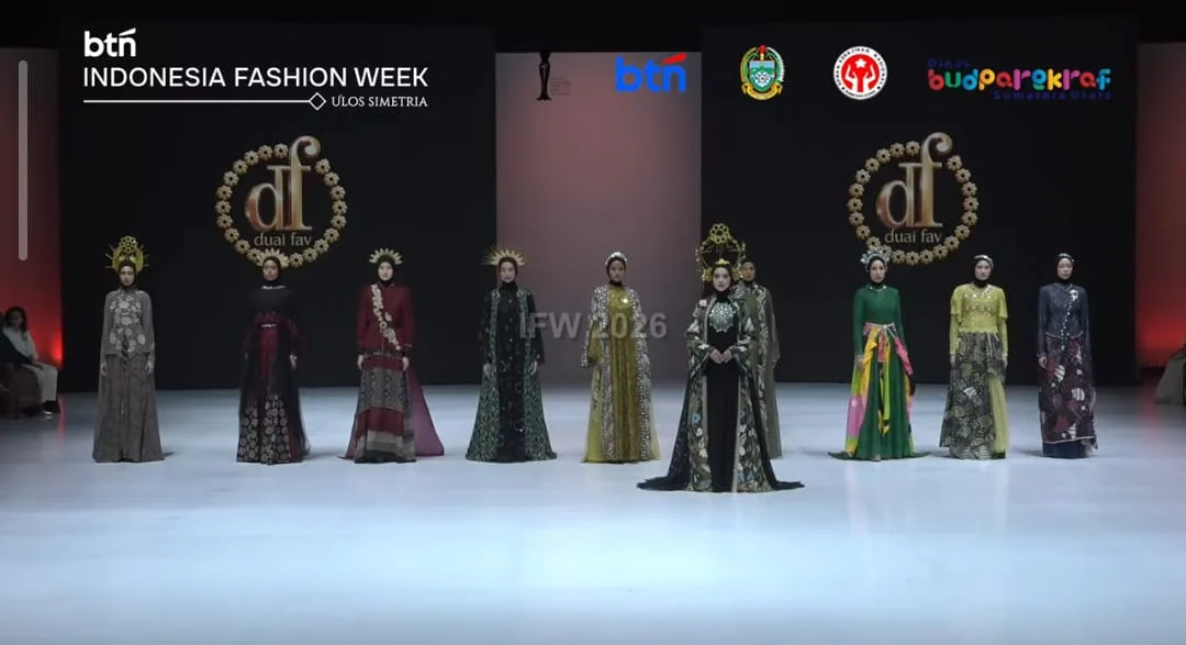 Fashion show Duai Fav bertajuk Marcapada yang mengambil inspirasi dari kudapan tradisional khas Priangan, Saroja.