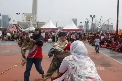 Lomba memakai baju daster