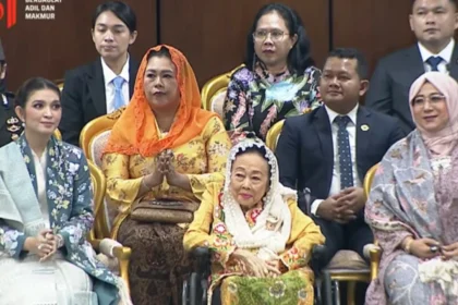 Istri Wakil Presiden Presiden Gibran Rakabuming Raka, Selvi Ananda (kiri). (Sumber: TV Parlemen)