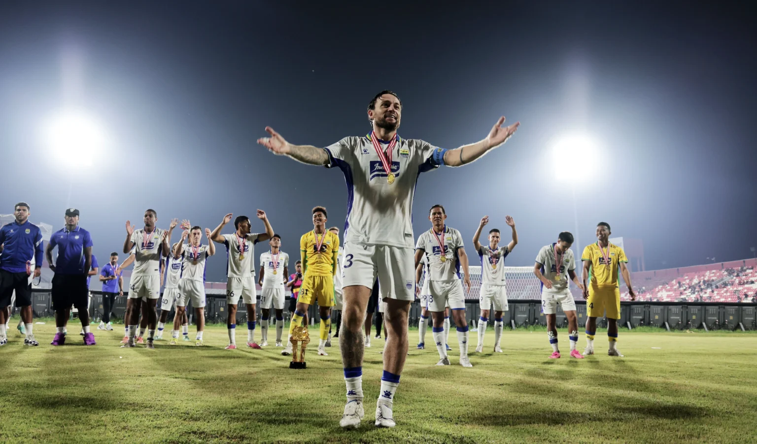 Kapten Persib, Marc Klok