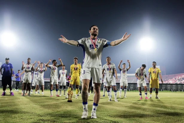 Kapten Persib, Marc Klok