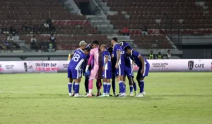 Pemain Persib Bandung dalam pertandingan melawan Sabah FC, 15 Agustus 2026 di Stadion Kapten I Wayan Dipta, Bali.
