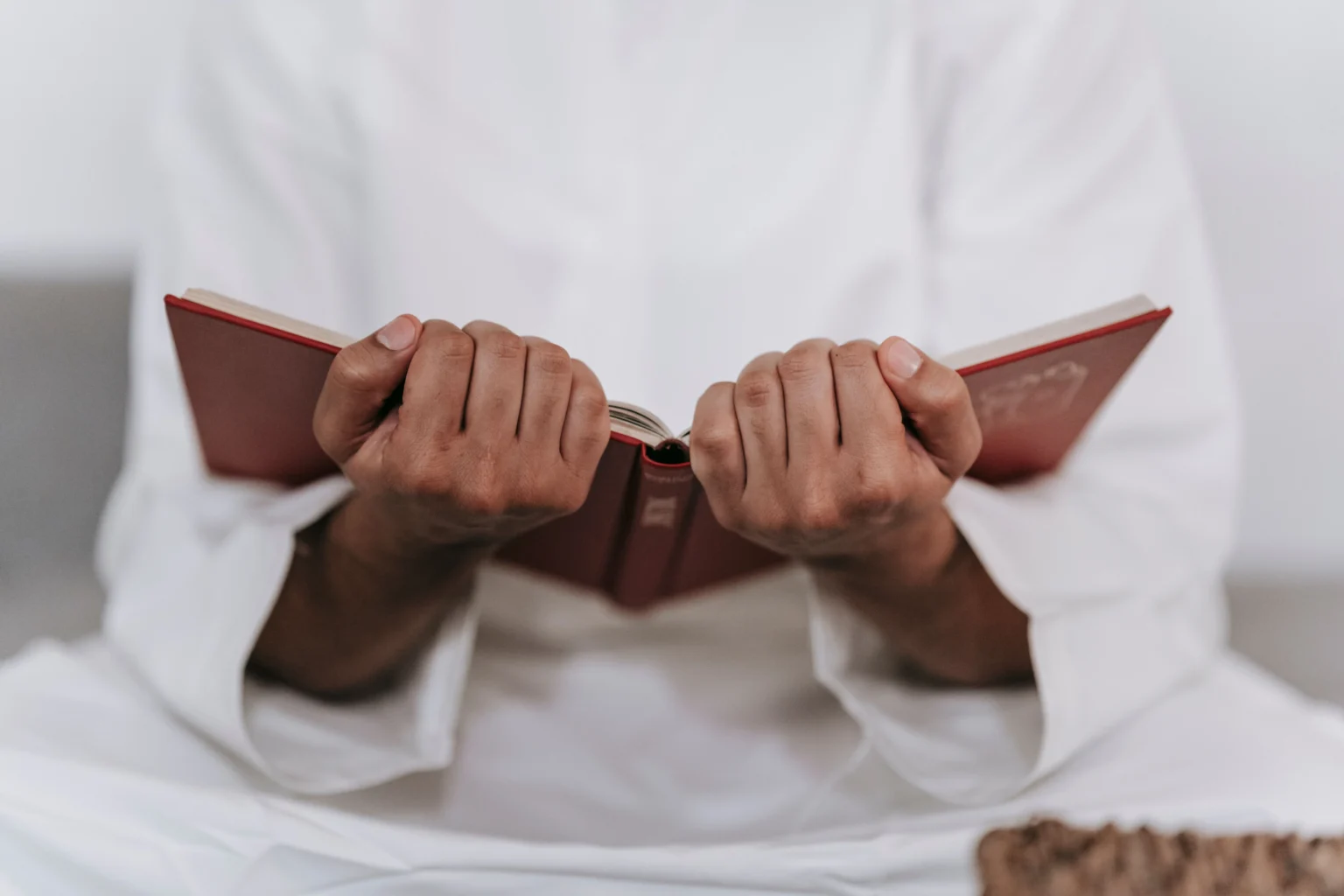 Ilustrasi membaca Al-Qur’an