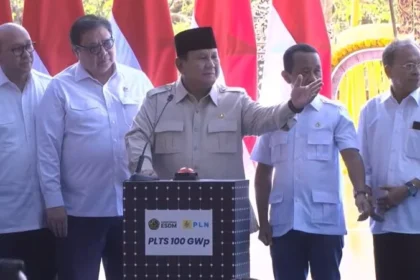 Presiden RI Prabowo Suboanto meluncurkan program PLTS 100 GWp, Kab. Jembrana, Bali.