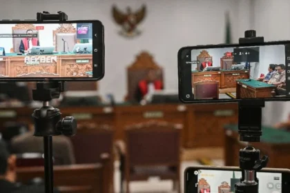 Hakim tunggal Richard Edwin Basoeki memimpin jalannya sidang putusan gugatan praperadilan atas penetapan tersangka Febrie Adriansyah.
