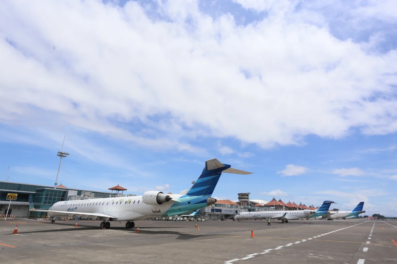 Sejumlah pesawat terparkir di apron Bandara Internasional I Gusti Ngurah Rai, Bali, Januari 2023.