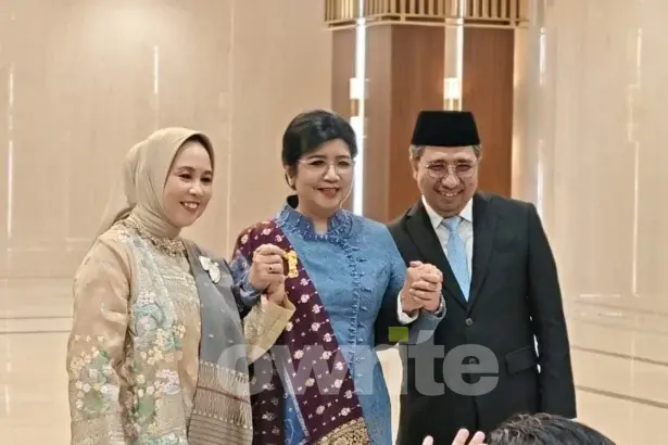Gubernur Bank Indonesia Destry Damayanti (tengah), di gedung Mahkamah Agung, Jakarta, 2 September 2026.