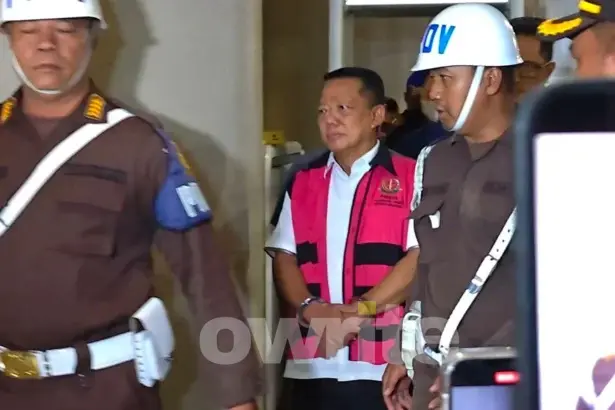Eks Jampidsus Febrie Adriansyah rampung diperiksa oleh Tim 9 di Gedung Utama Kejagung, 3 September 2026.