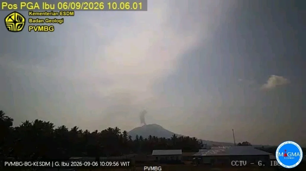 Erupsi Gunung Ibu, Halmahera Barat, Maluku Utara, Minggu, 6 September 2026.