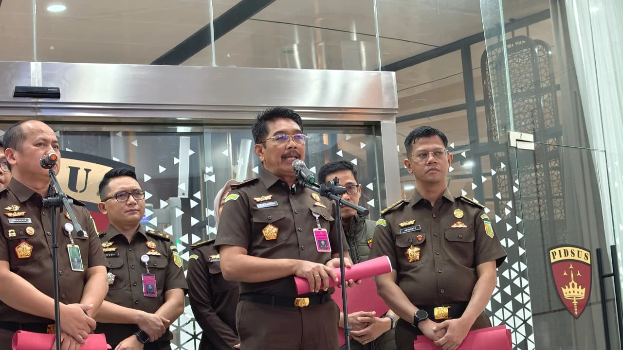 Direktur Penyidikan Jampidsus Saiful Bahri Siregar menyatakan pihaknya telah mengambil alih dugaan kasus penggunaan dan pemanfaatan kawasan hutan untuk perkebunan tebu PT PSMI dari Kejati Lampung