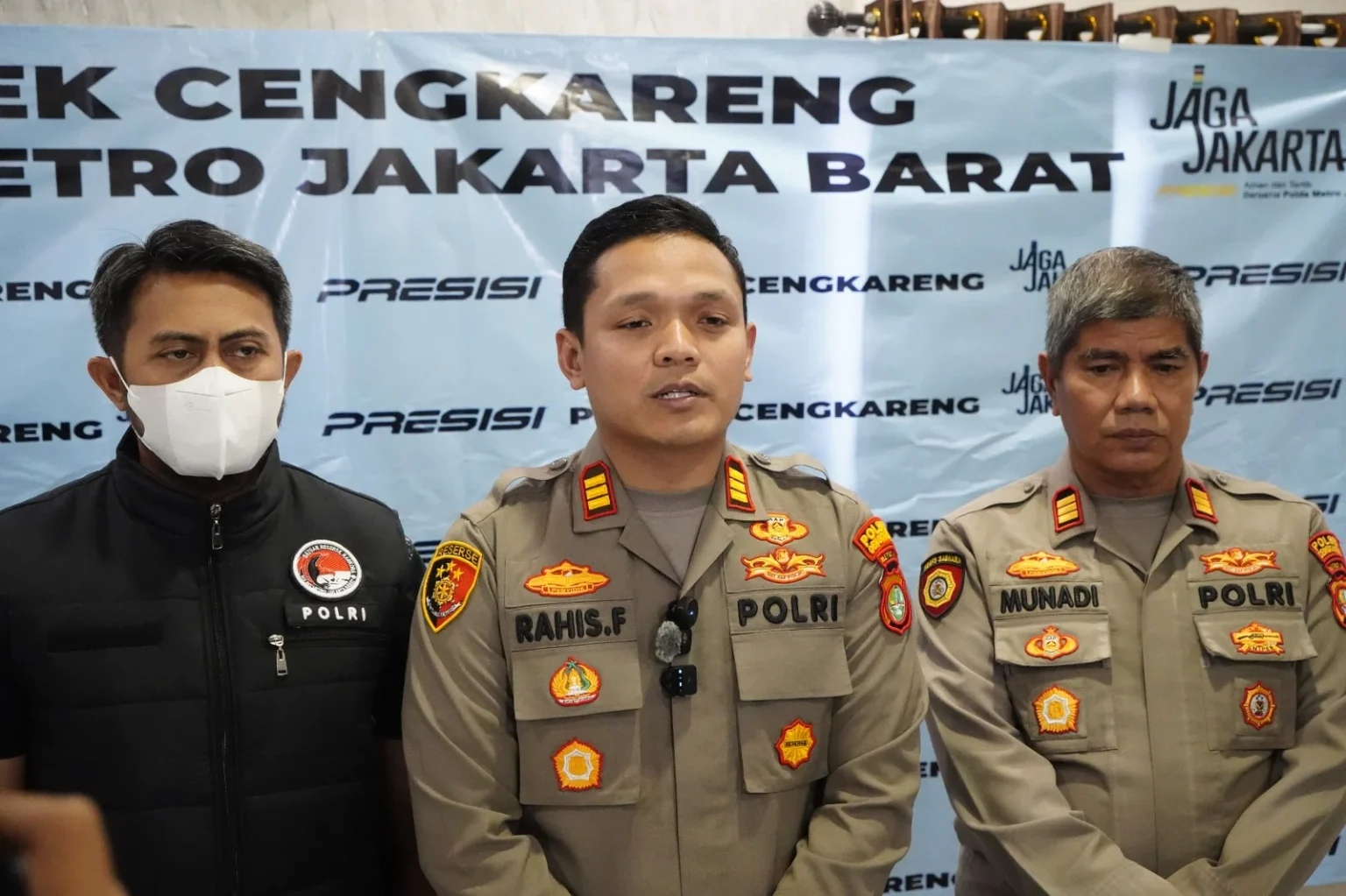 Kapolsek Cengkareng AKP Rahis Fatahillah (tengah). (Sumber: Humas Polres Jakbar)