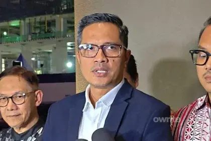 Febri Diansyah, kuasa hukum eks Jampidsus Febrie Adriasnyah, memberikan keterangan usai pemeriksaan kliennya di Kejaksaan Agung, 3 September 2026.