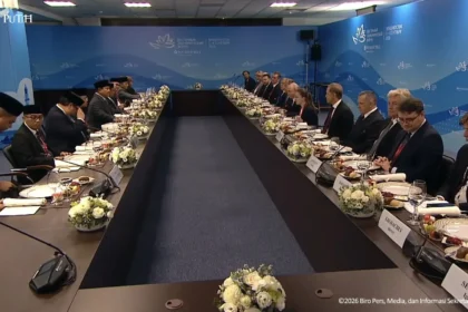 Prabowo Makan Siang Bareng Putin. (Sumber: YouTube Sekretariat Presiden)