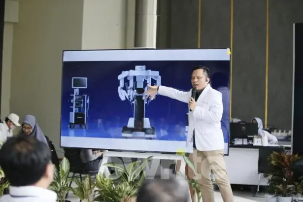 Tele-Robotic Surgery Pertama di Indonesia