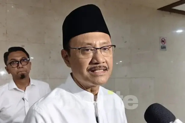 Menteri Sosial Saifullah Yusuf alias Gus Ipul di DPR.