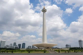 Ilustrasi cuaca Jakarta yang cerah.