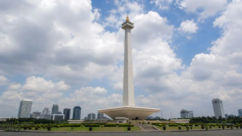 Ilustrasi cuaca Jakarta yang cerah.