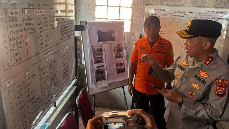 Data survivor dalam operasi SAR hari kedua kapal penumpang hilang kontak di Dermaga Marina Lippo Carita, Pandeglang, Banten.