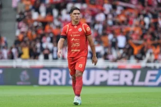 Persija lepas Van Basty Sousa.