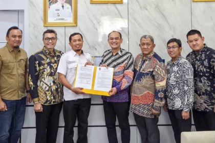 PT Wijaya Karya Bangunan Gedung Tbk (WEGE) resmi mengantongi kontrak pekerjaan renovasi ruang operasi RSUD Ulin, Banjarmasin, Kalimantan Selatan.