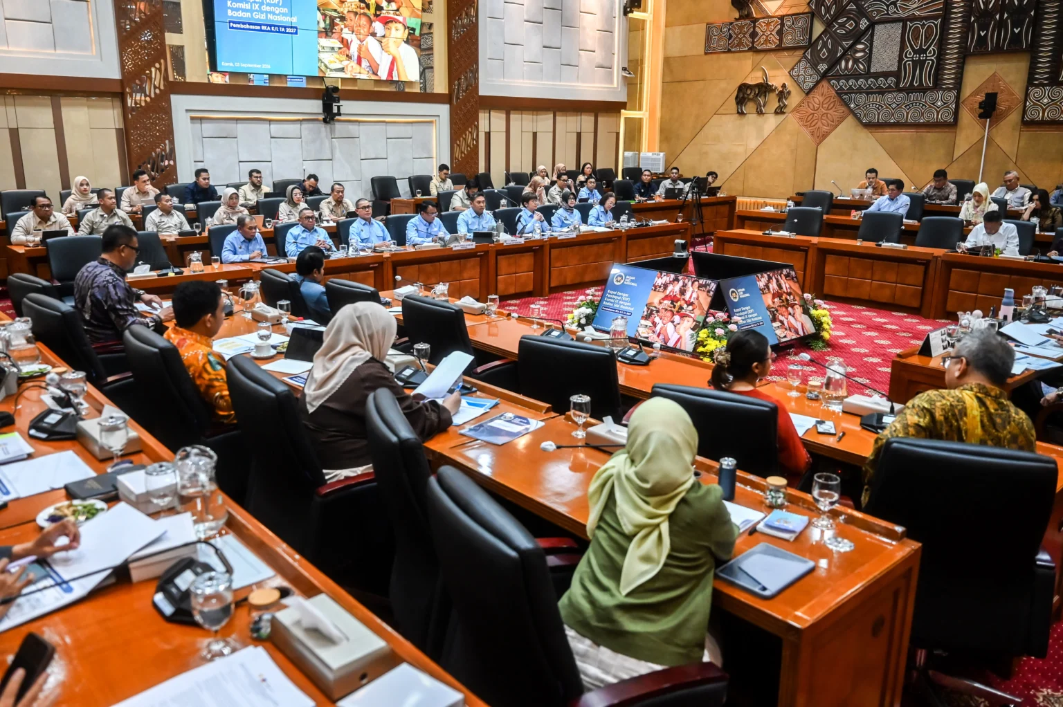 Sejumlah anggota Komisi IX DPR menghadiri rapat kerja dengan Badan Gizi Nasional (BGN) di Kompleks Parlemen, Senayan, Jakarta, Kamis (3/9/2026).