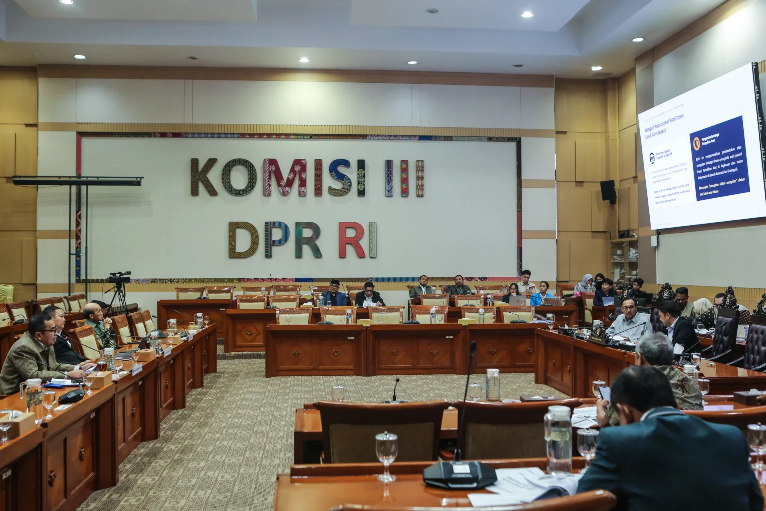 Suasana rapat dengar pendapat umum (RDPU) Komisi III DPR dengan akademisi di Kompleks Parlemen, Senayan, Jakarta, Selasa (11/8/2026).