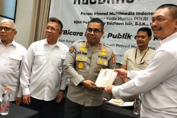 Kadiv Humas Polri Irjen Pol Johnny Eddilizon Isir bersama Forum Wartawan Kebangsaan (FWK)