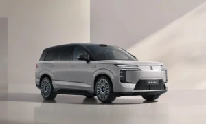 Penampakan Denza N8L EV. (Sumber: Denza)