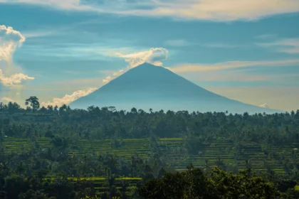 Ilustrasi Gunung Krakatau